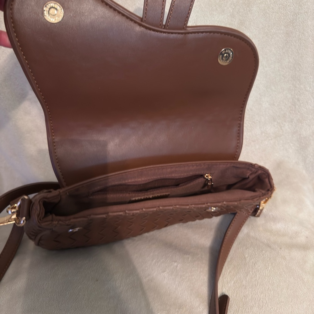Brown Woven Crossbody Bag - Women - Picture 2 of 4
